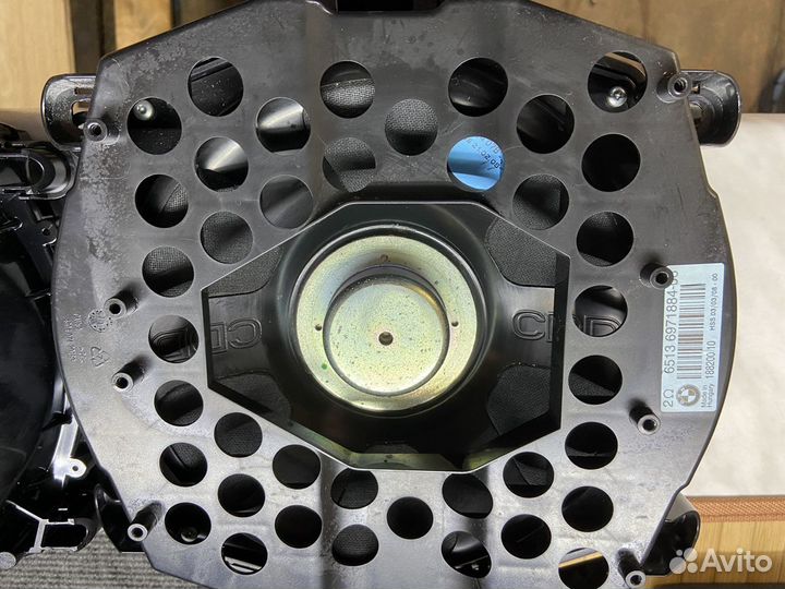 Мидбасы под сидения на BMW X5 e70