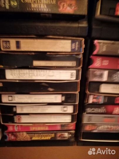 Видеокассеты около сотни оптом