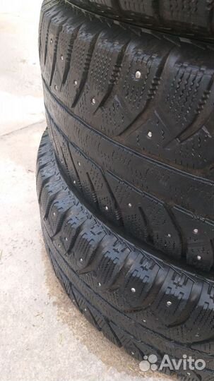 Bridgestone Ice Cruiser 7000 215/65 R16