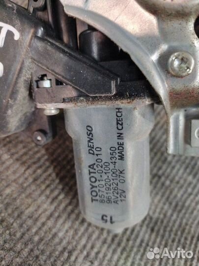 Мотор стеклоподъемника передний правый Toyota