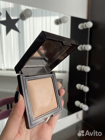 Laura mercier пудра