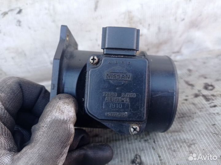 Nissan Расходомер воздуха дмрв