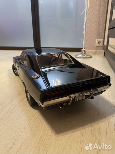 Модель автомобиля Dodge Charger 1:8