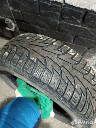 Hankook Winter I'Pike 215/65 R16 98