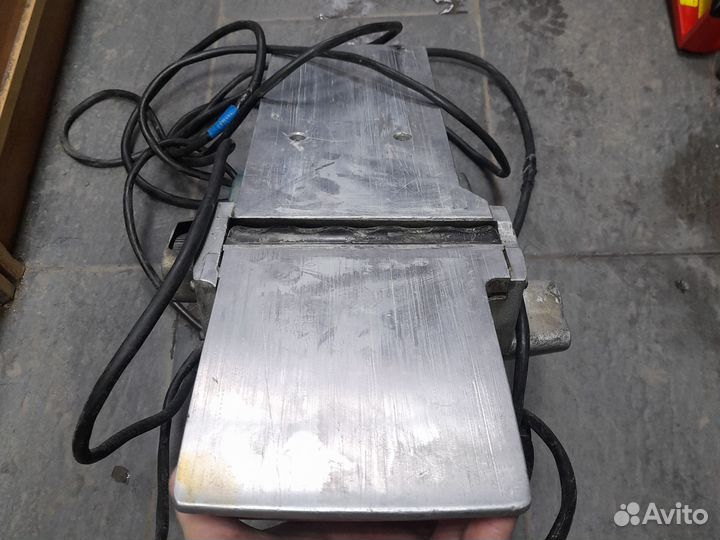 Рубанок makita 1806 B