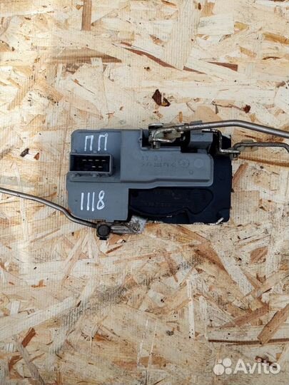 Замок двери правый передний LADA kalina
