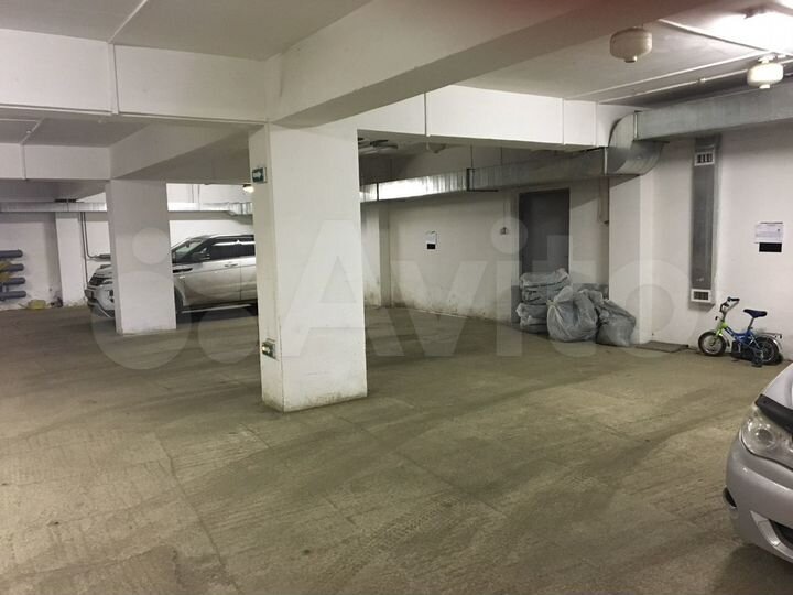 Машиноместо, 13 м²