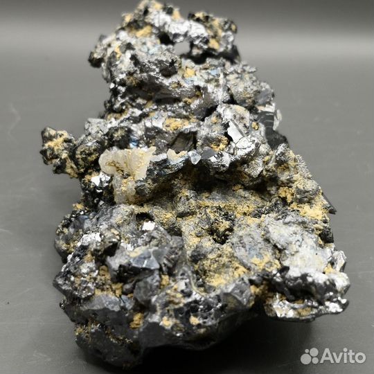 Образец галенита с кварцем. Дальнегорск