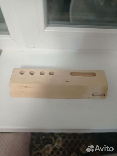 Подставка под ручки и телефон