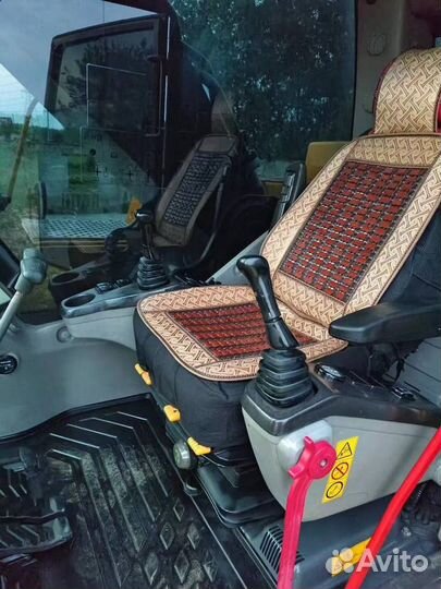 Гусеничный экскаватор Volvo EC300D, 2023