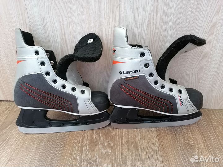 Коньки хоккейные Larsen