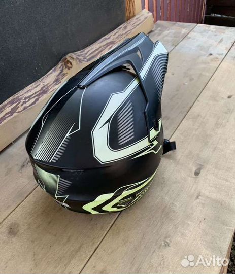 Кроссовый шлем