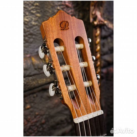 Классическая гитара Perez 600
