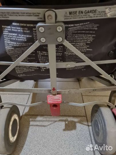 Прогулочная коляска трость maclaren