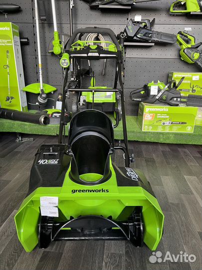 Аккумуляторный снегоуборщик Greenworks 40,60 и 82В