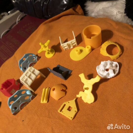 Шляпы и части голов киндер сюрприз