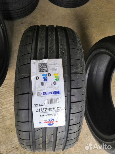 Massimo Ottima P1 235/45 R17 97W