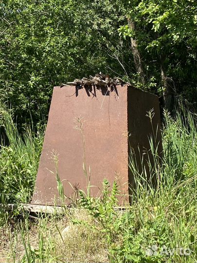 Мусорный бак металлический