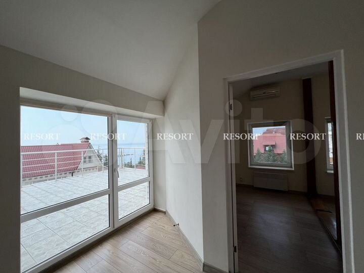 Дом 450 м² на участке 8 сот.