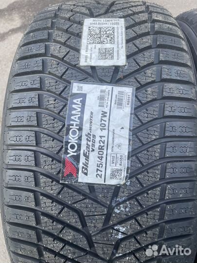 Yokohama BluEarth Winter V905 315/35 R21 и 275/40 R21 111W