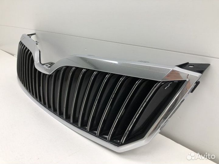 Решетка радиатора Skoda Superb 2