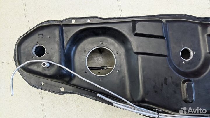 Бак Mitsubishi Pajero 4 из композита с трубками