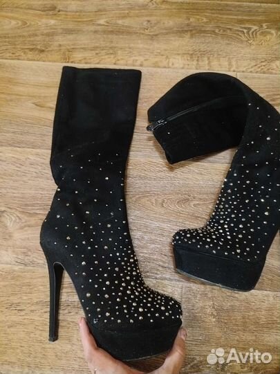 Сапоги 37 размер, на высоком каблуке со стразами