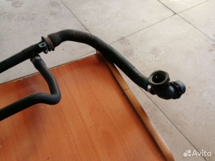 Патрубок системы охлаждения на Volvo Xc60, S80 3,0