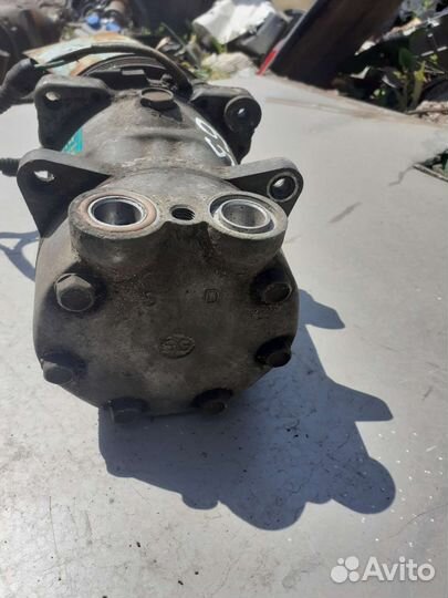 Компрессор кондиционера Volkswagen Passat B5