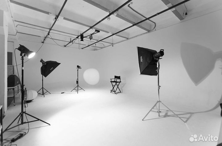 Фотостудия белая угловая циклорама 70М2 (Москва)