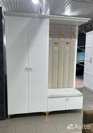 Прихожая шкаф новый