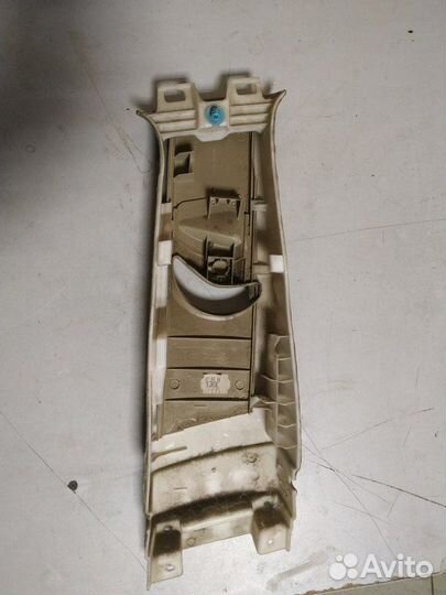 Обшивка стойки левая Toyota Avensis II 2003-2008