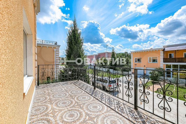 Коттедж 262,5 м² на участке 9 сот.