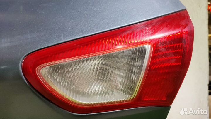 Фонарь задний внутренний Mitsubishi Lancer X