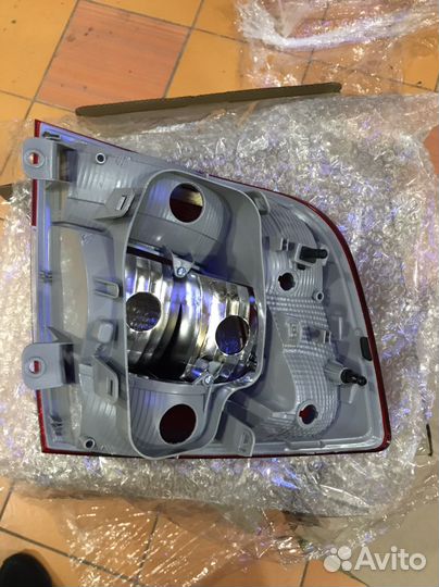 Фонарь правый skoda rapid 12-20г LH/RH