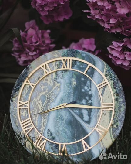 Часы из эпоксидной смолы