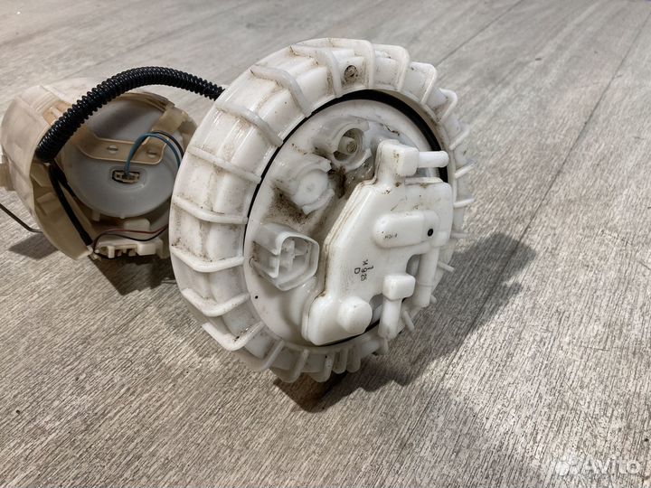 Бензонасос топливный Toyota Corolla E150 / Auris