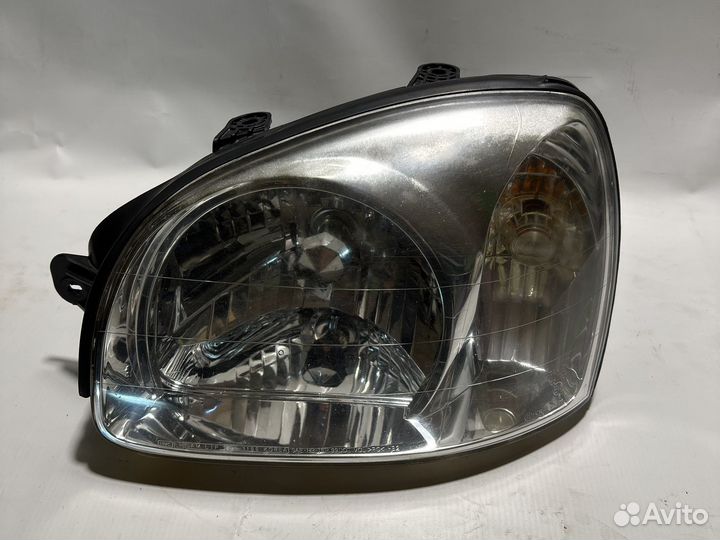 Передняя левая фара Hyundai Santa Fe I 2.0 CRDi