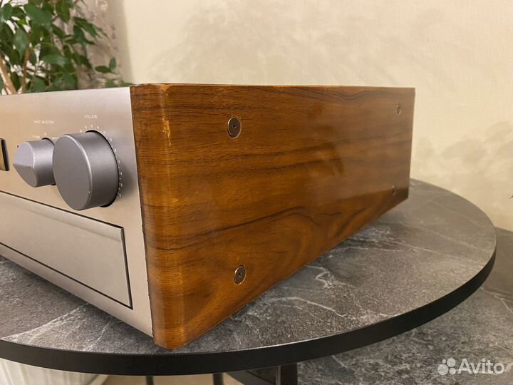 Усилитель Yamaha AVX-2000 DSP