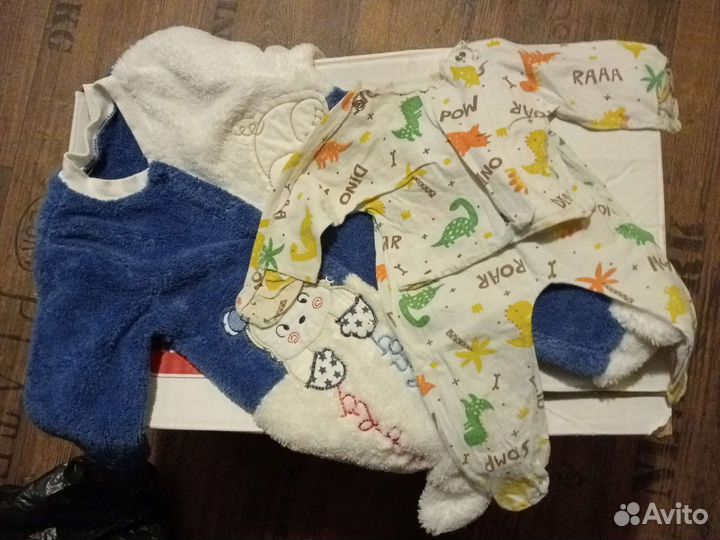 Детские вещи и обувь