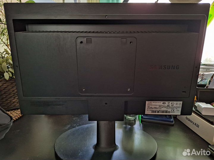 Монитор Samsung syncmaster