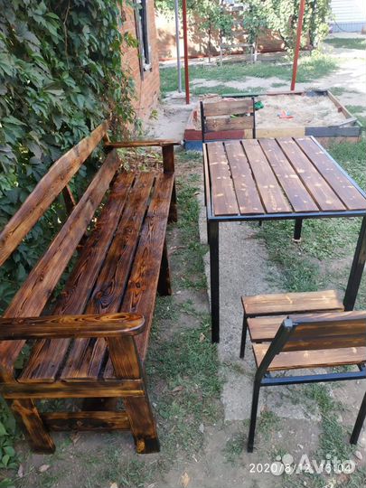 Скамейки, столы, стулья