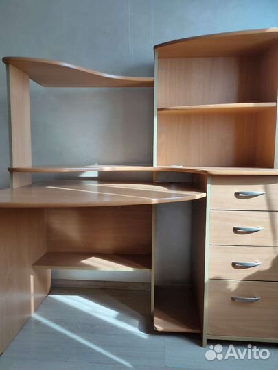 Стол компьютерный