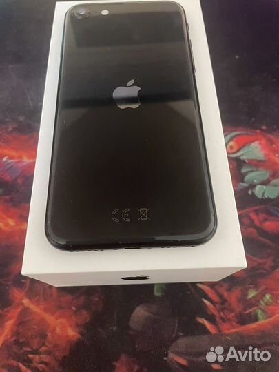 iPhone SE, 64 ГБ