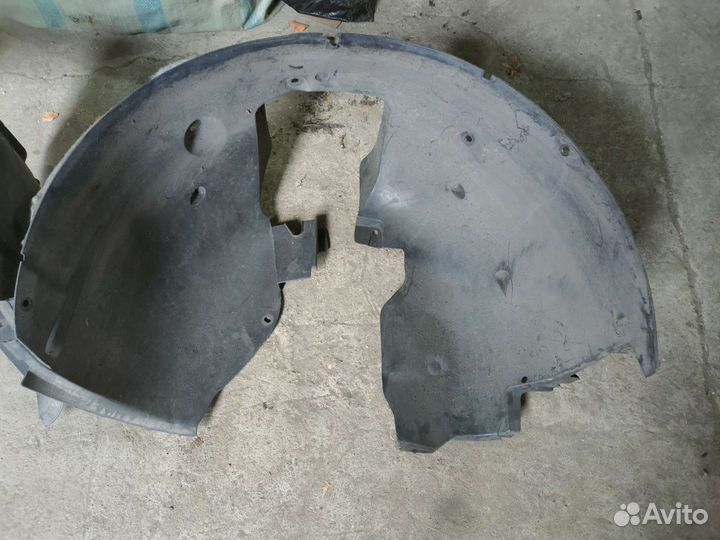 Подкрылок передний peugeot 3008