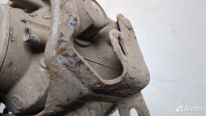 Фара противотуманная Mitsubishi Pajero / Montero, 2006