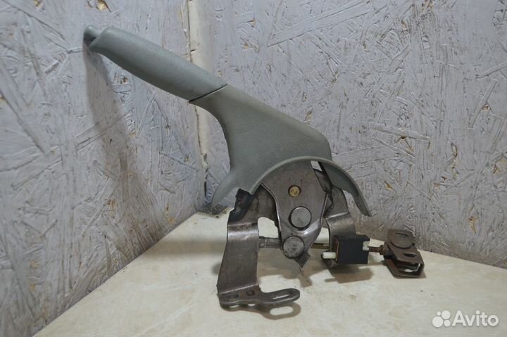 Ручник Toyota Yaris