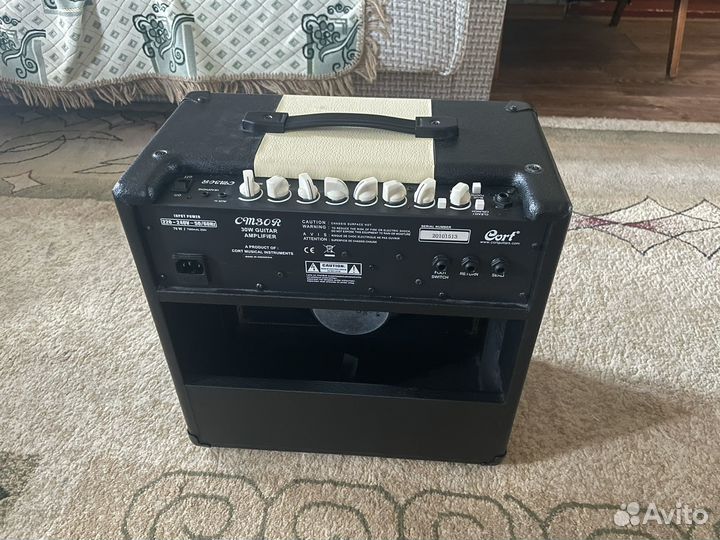 Гитарный комбоусилитель Cort CM30R