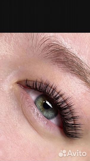 Наращивание ресниц, оформление бровей