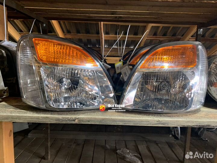 Фара передняя правая на Hyundai Starex Старекс
